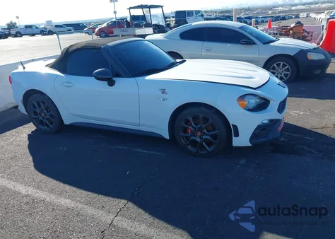 2017 Fiat 124 Spider Elaborazione Abarth z USA, uszkodzony, nr VIN JC1NFAEK2H0117723
